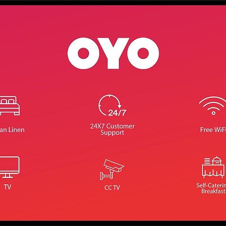 Oyo 9238 Hotel Meet Palace Naroda Exterior foto